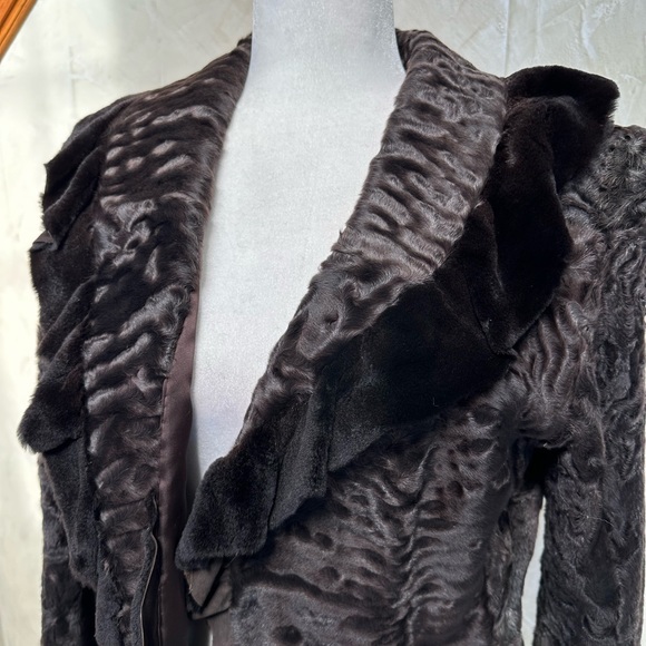 Beautiful Persian Lamb Jacket with Outline of Shaved Fur - Picture 2 of 6